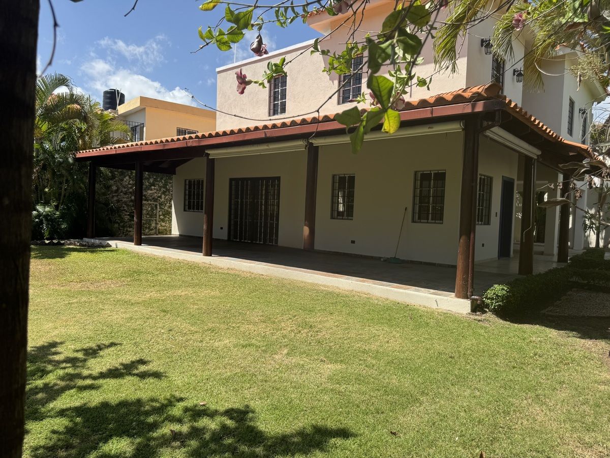 2 de 22: Yard/terrace