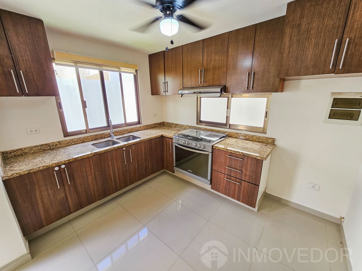 3 of 18: Cocina