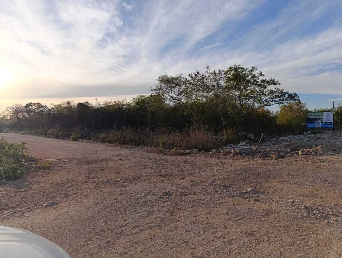 3 of 5: Esquina junto a acceso de privada Tanah
