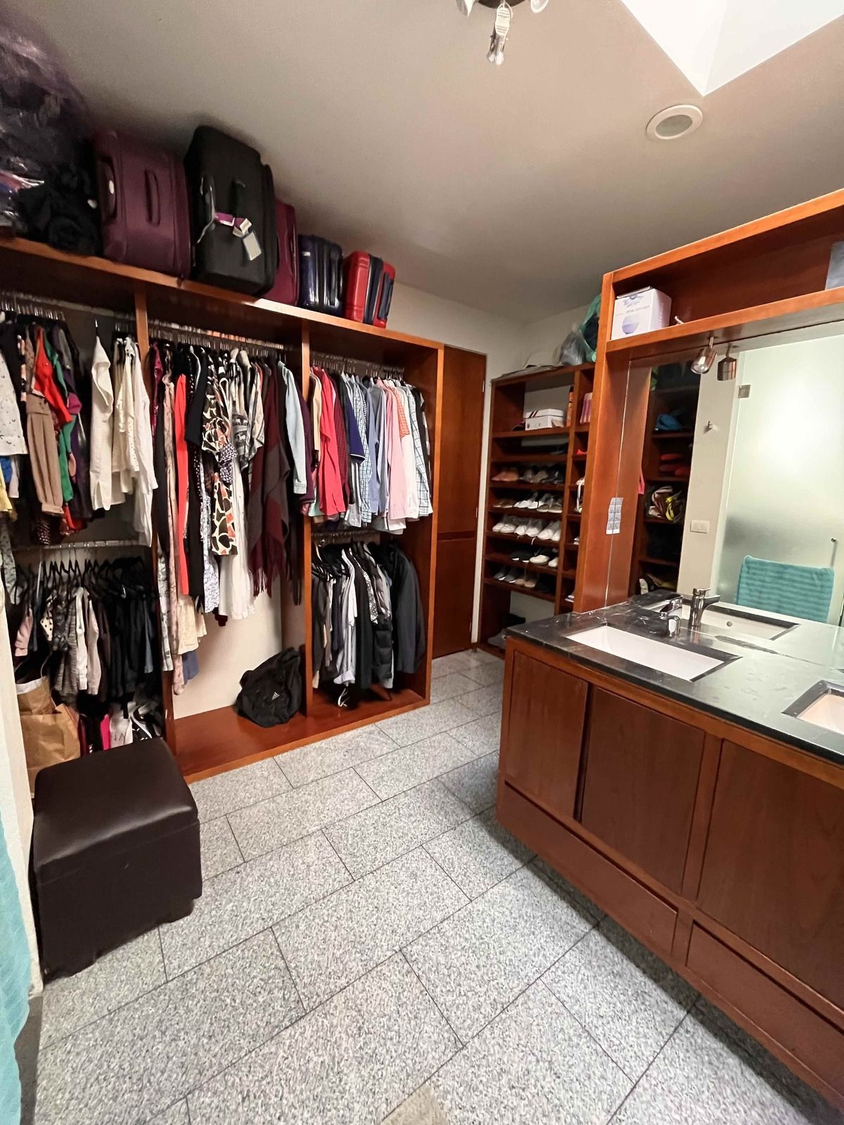 12 de 27: Vestidor y baño rec. principal