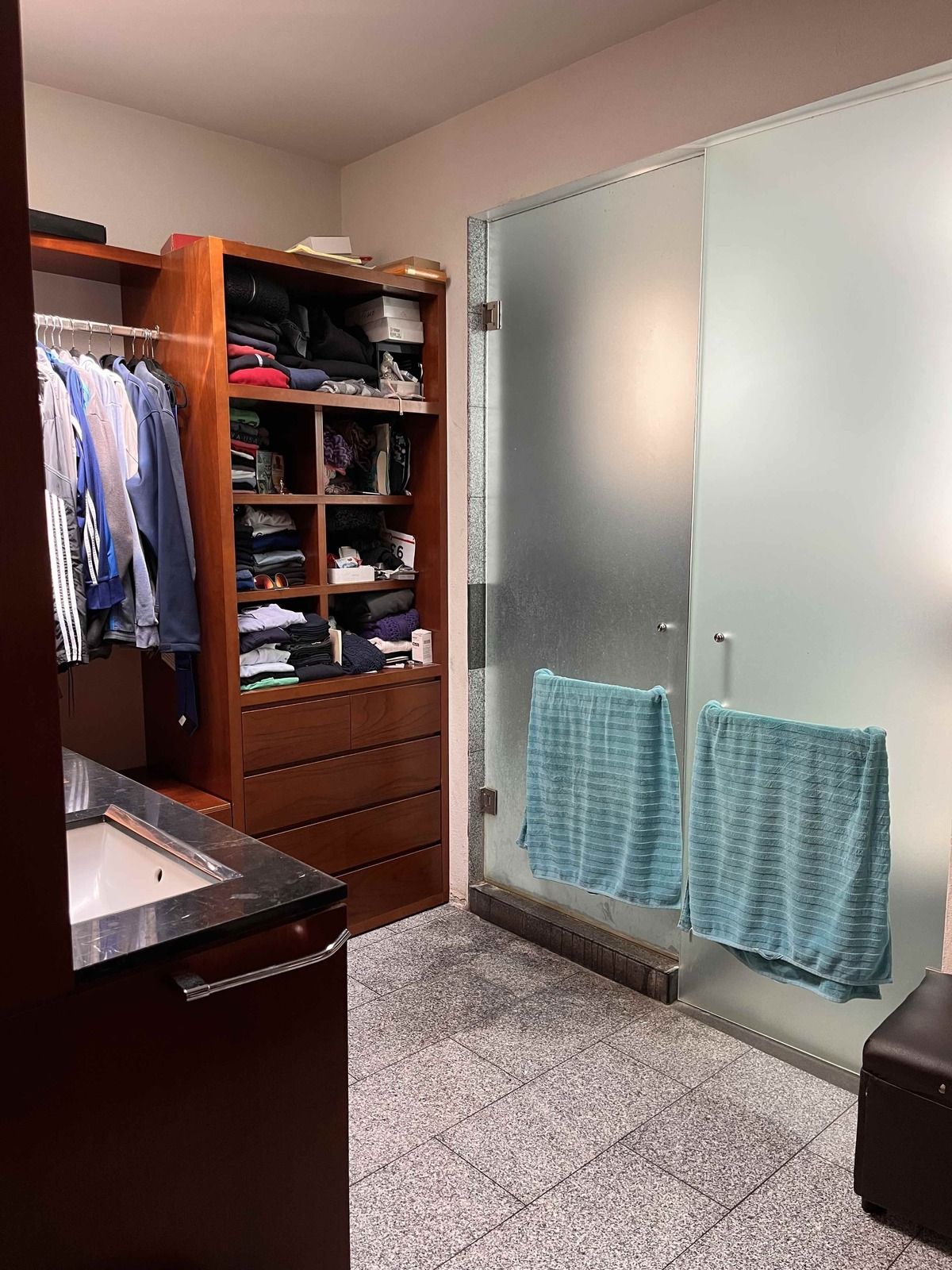 13 de 27: Vestidor y baño rec. principal