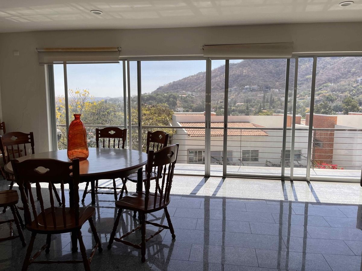 6 de 27: Sala comedor con hermosas vistas panorámicas
