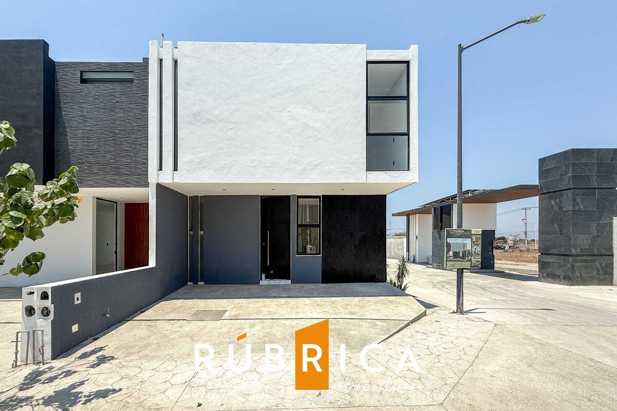 Casa en Venta en Fraccionamiento Mina de Peña, Villa de Álvarez.