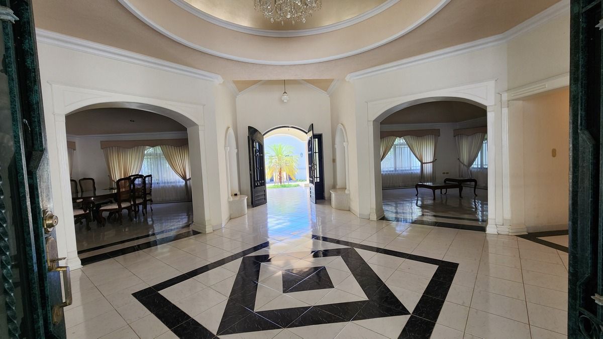 Residencia Estilo Californiano en Esquina – Montes de Amé - foto 2