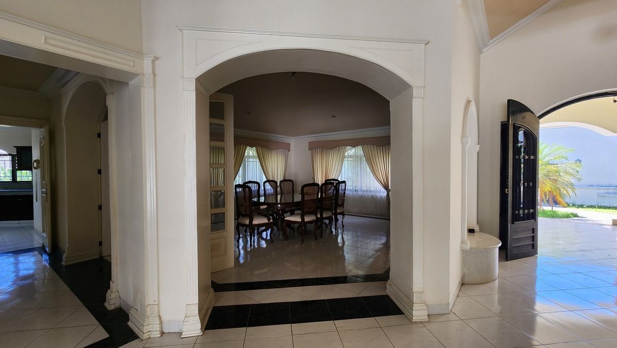 Residencia Estilo Californiano en Esquina – Montes de Amé - foto 4