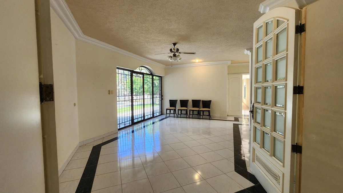 Residencia Estilo Californiano en Esquina – Montes de Amé - foto 5
