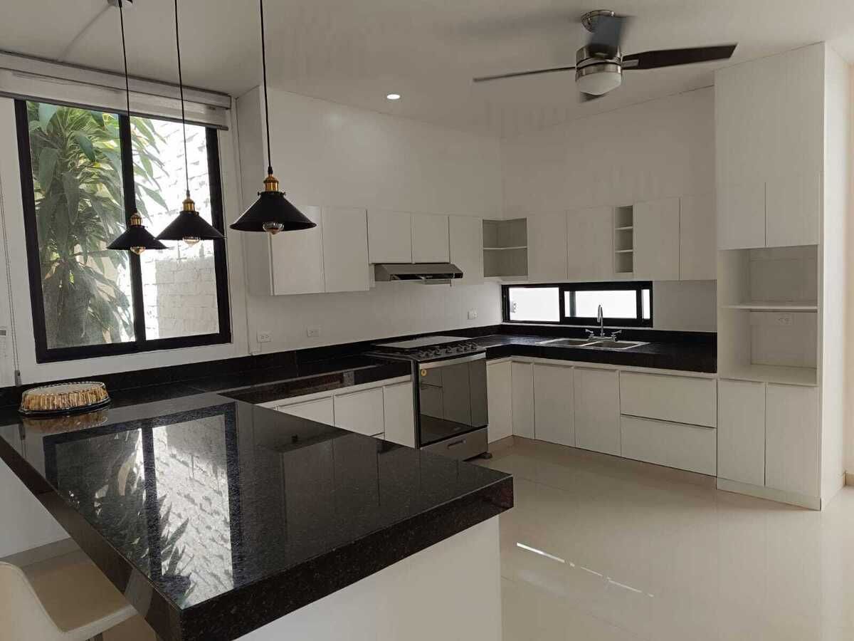 1 de 10: Cocina equipada