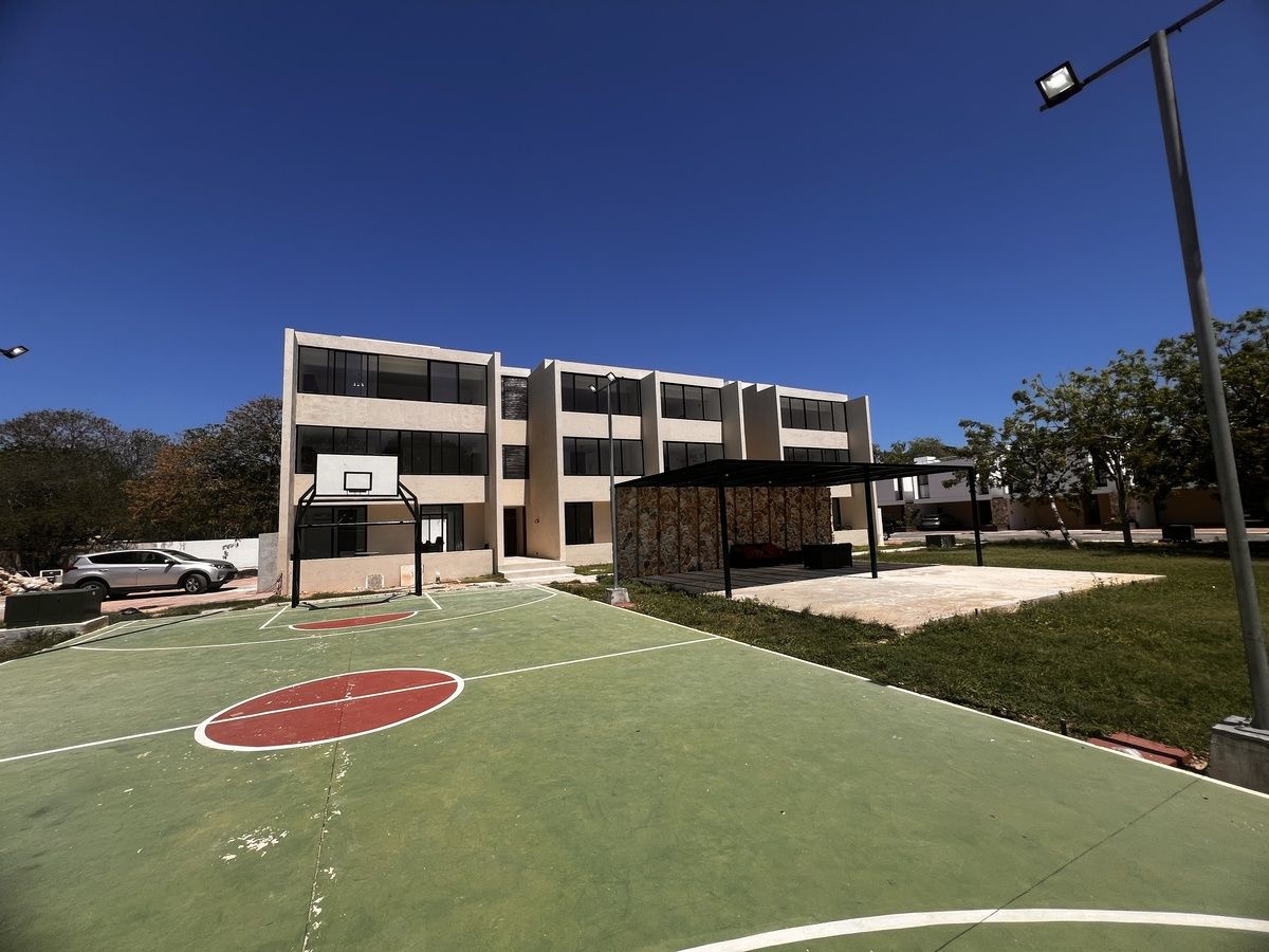 13 de 16: cancha fut y basquet