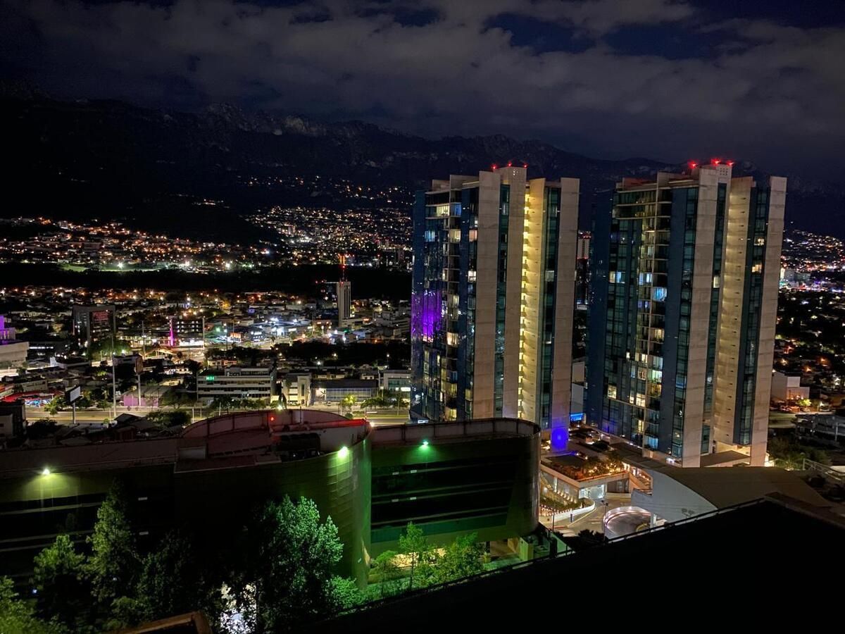 14 de 19: VISTA NOCTURNA