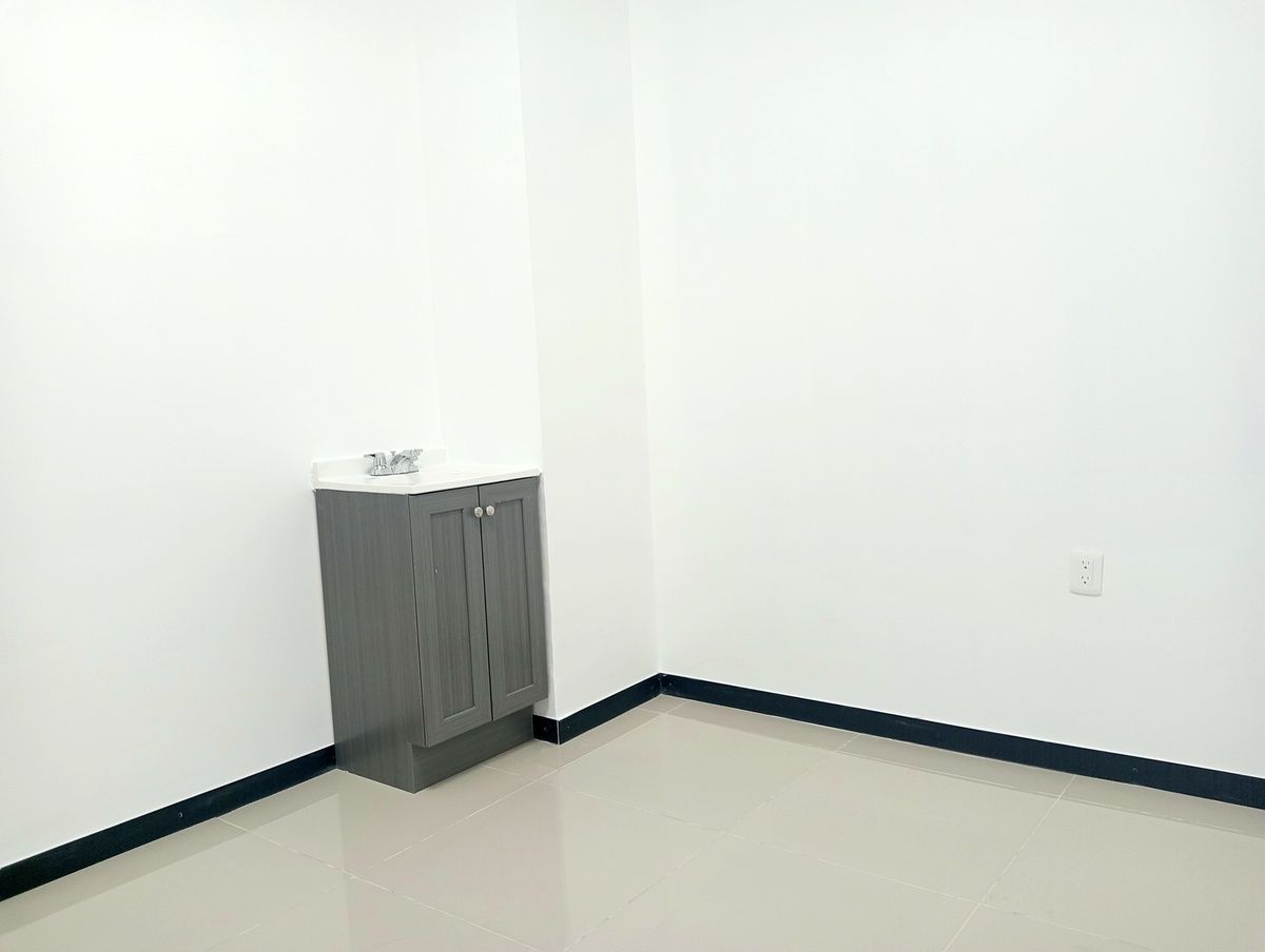 3 of 9: Interior