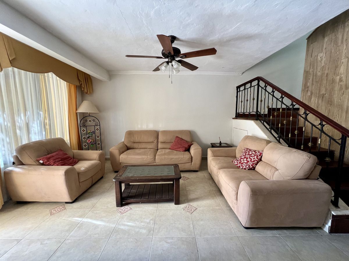 4 de 25: Sala