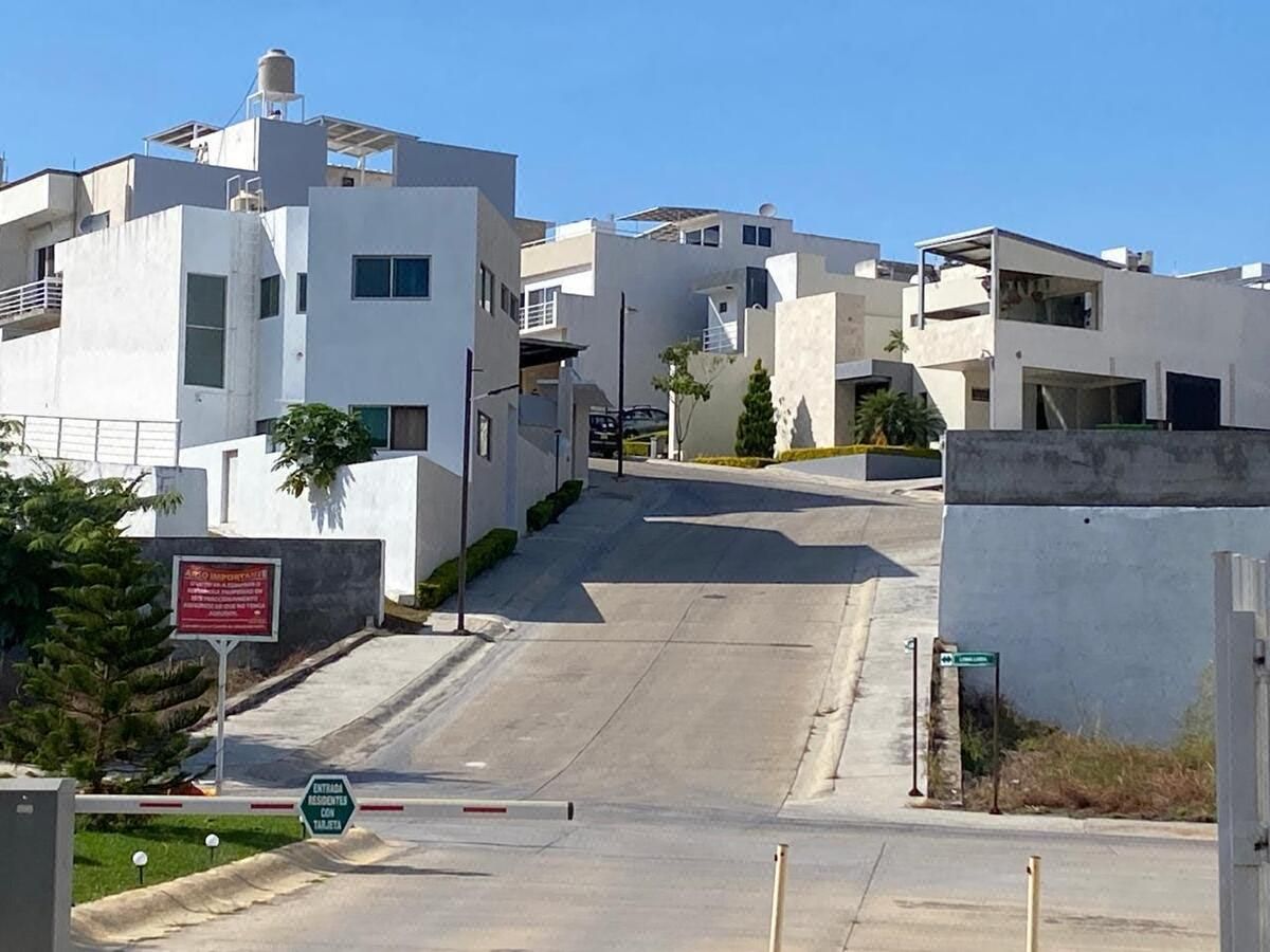 Lindo Terreno en privada Lomas Verdes zona Campestre de Tuxtla Gtz. Chis.