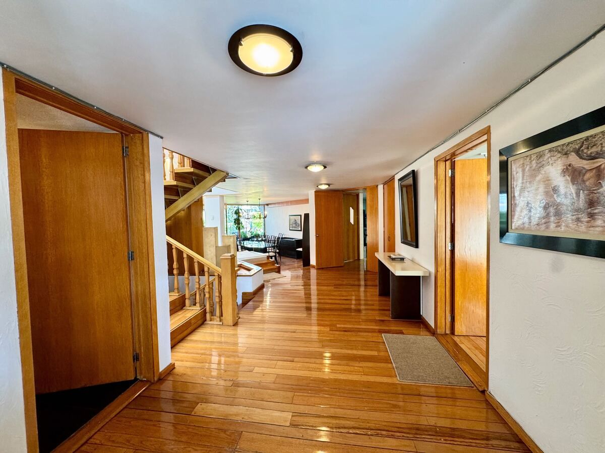 4 de 16: Hall