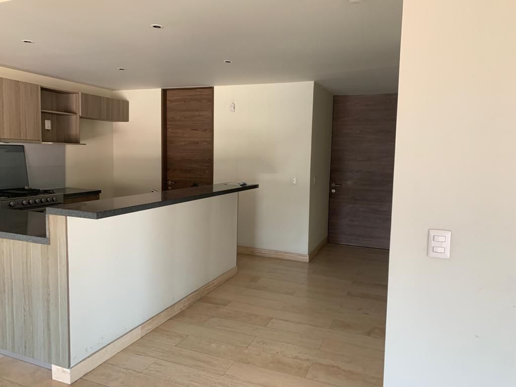 5 of 10: Cocina equipada