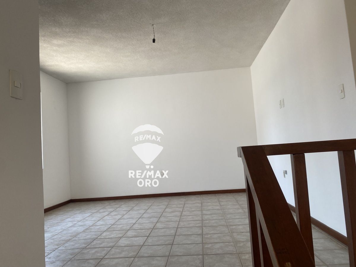 21 of 28: SALA DE TV