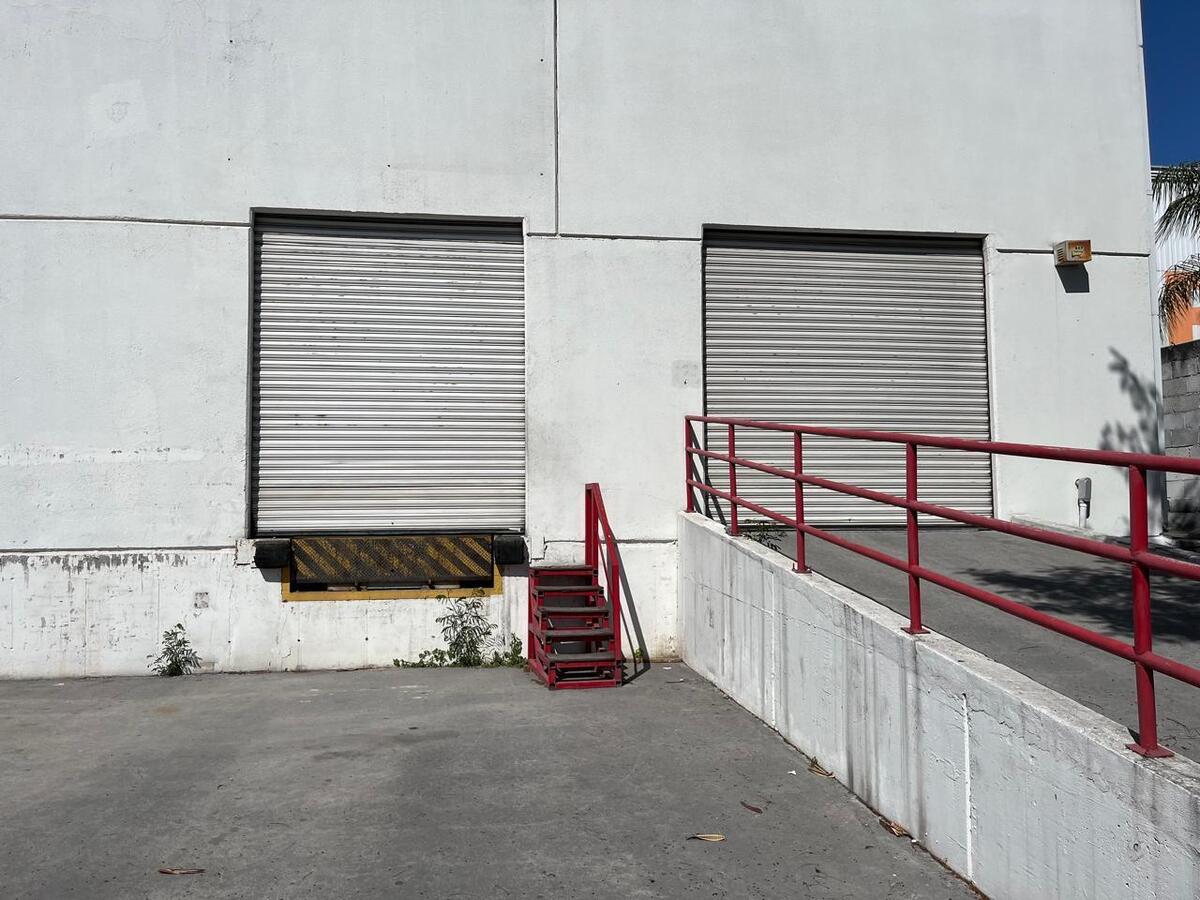 3 of 6: Altura de tráiler y rampa de acceso