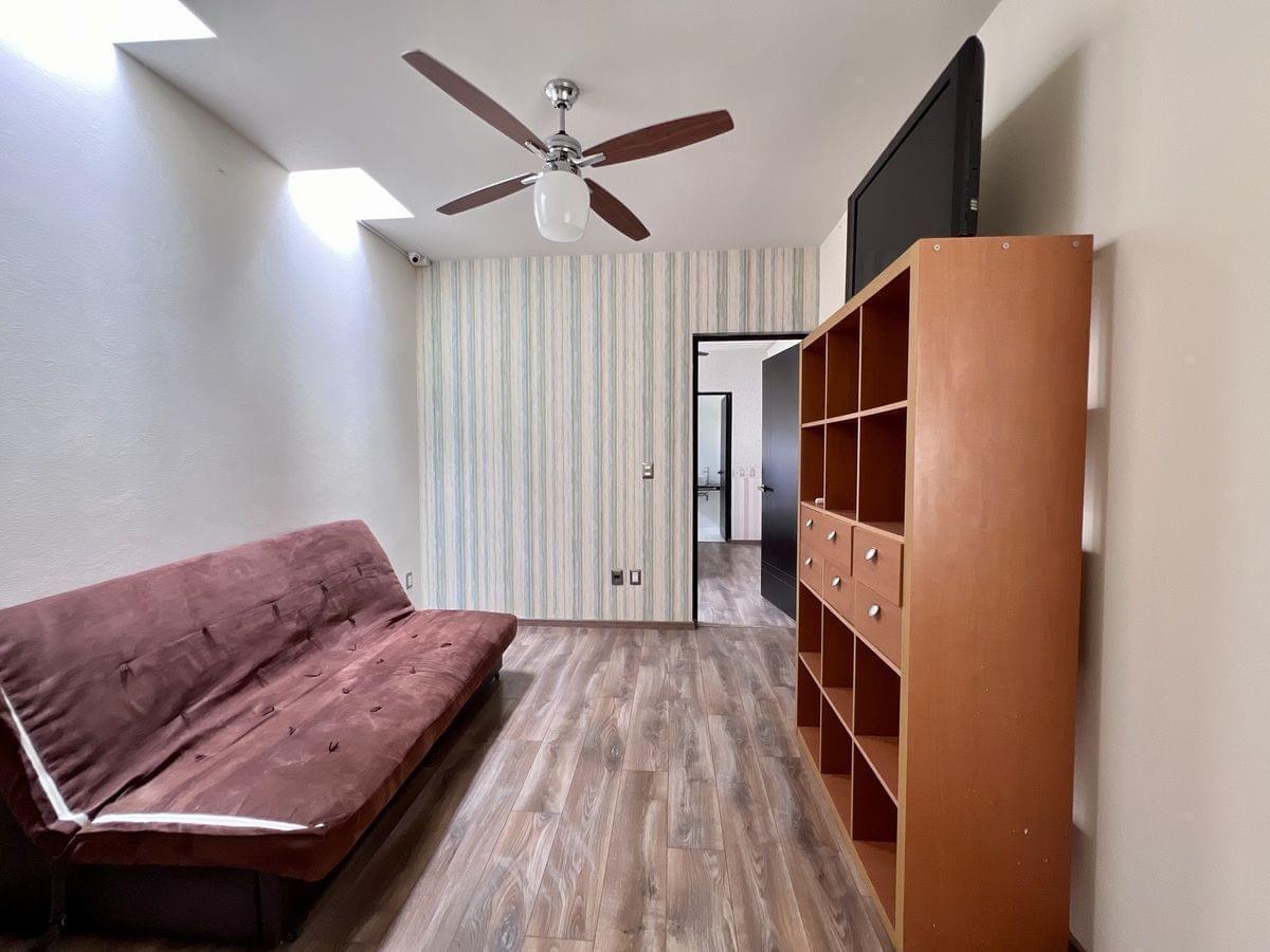 17 de 23: Sala de TV