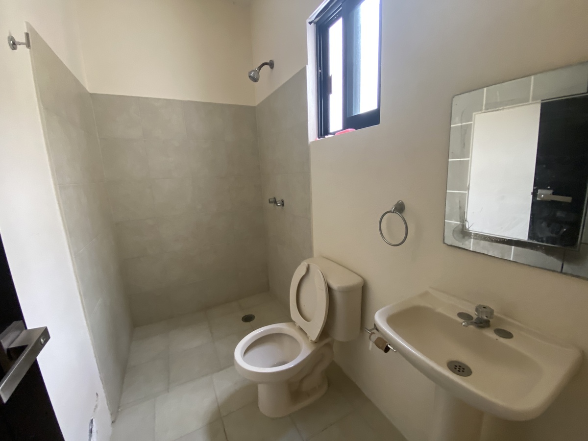 18 de 23: Baño completo