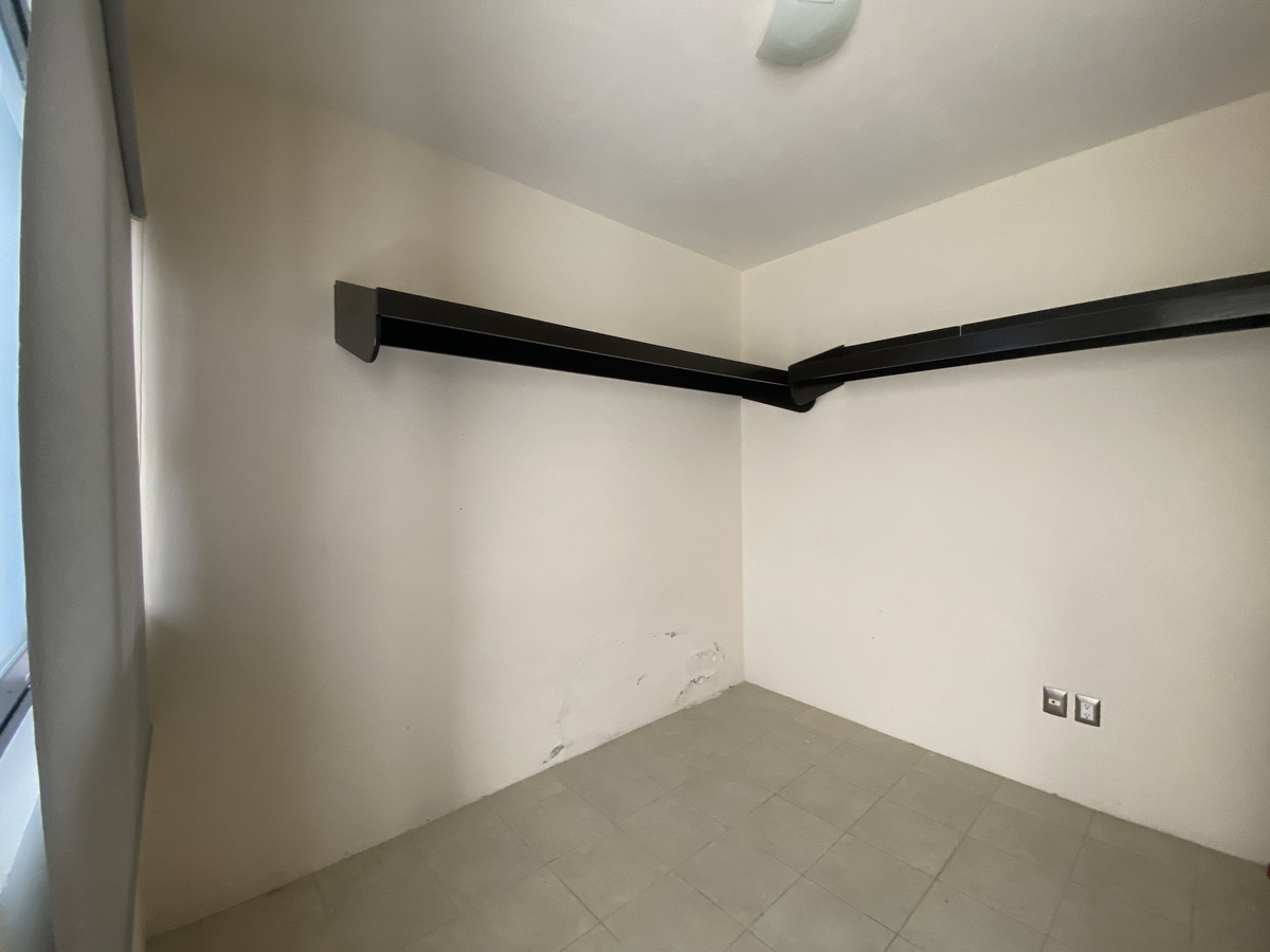 20 de 23: Cuarto de servicio