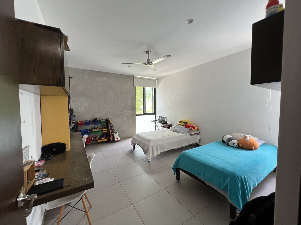 Casa en Venta en Privada con Alberca en Cholul