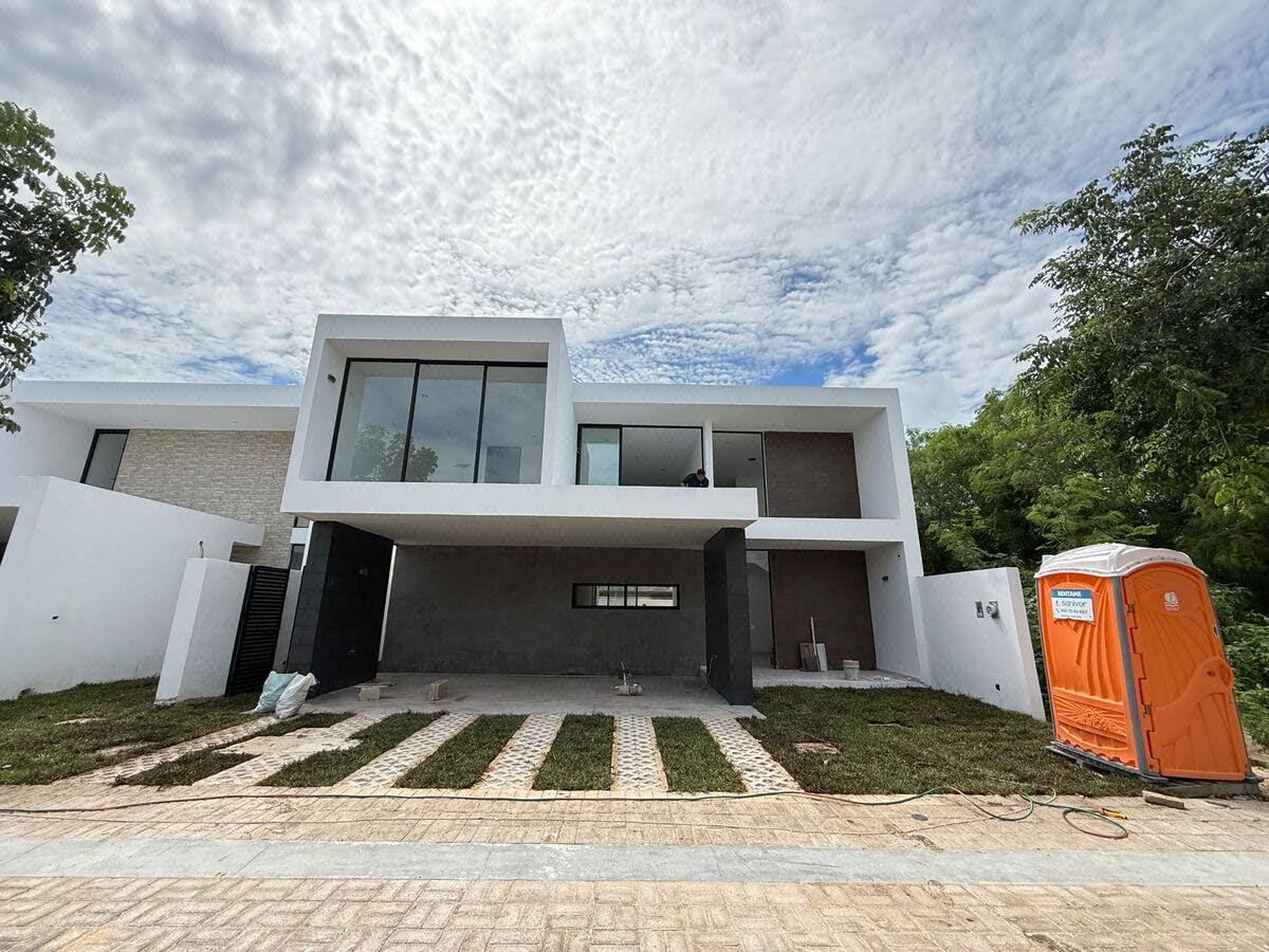 Exclusiva Residencia / Casa equipada en Privada Soluna, Temozon Norte, Mérida