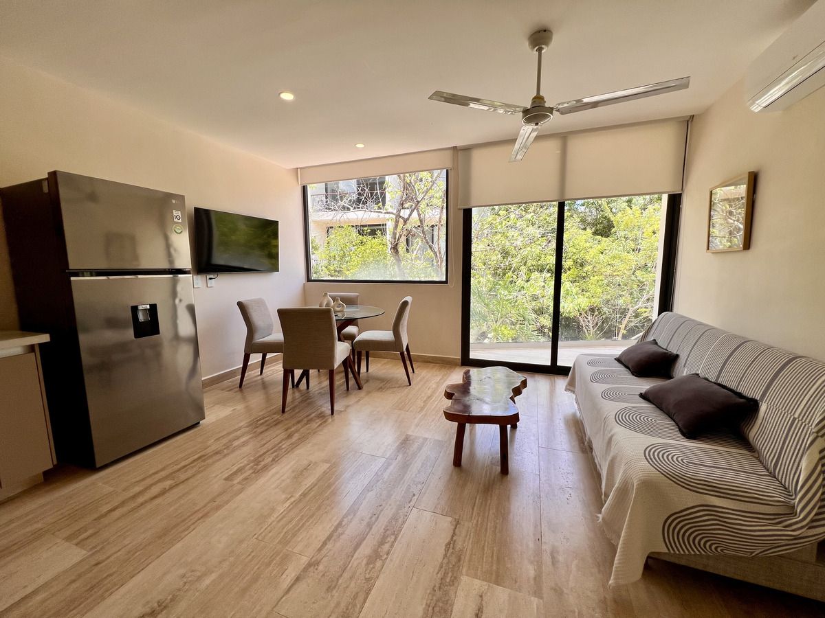 1 of 20: Sala comedor