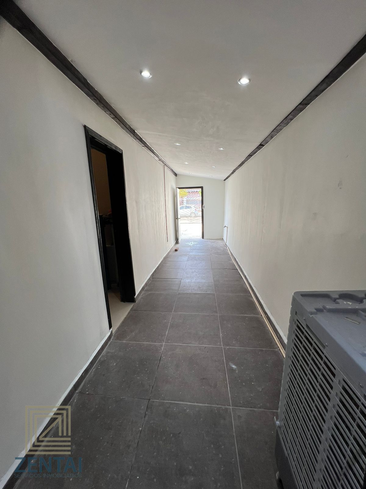 5 of 30: Garage