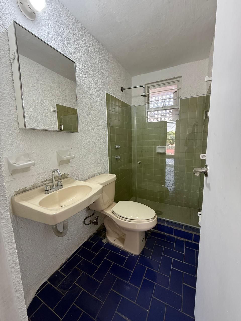 12 de 17: baño