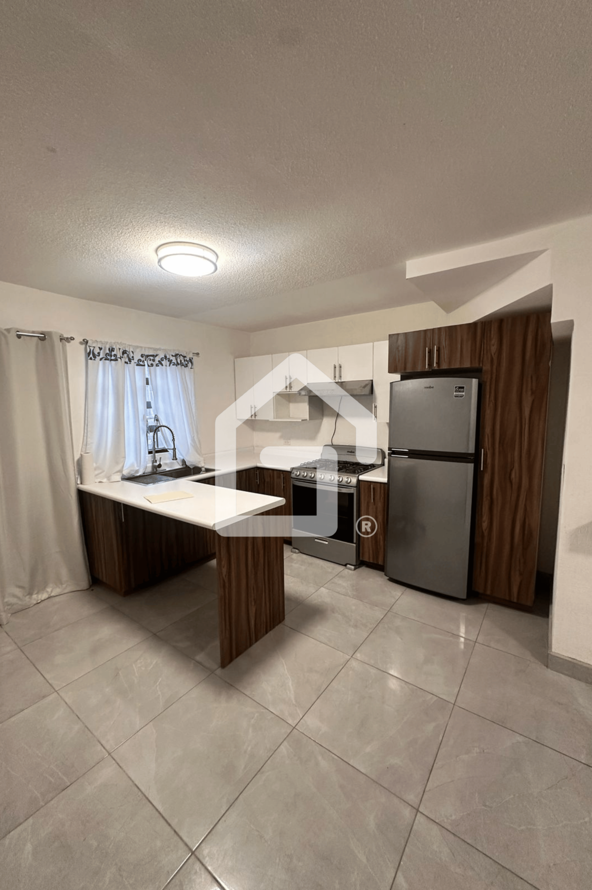 4 de 18: Cocina equipada