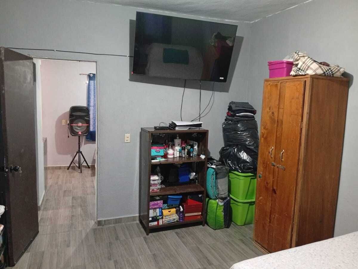 3 of 11: Cuarto