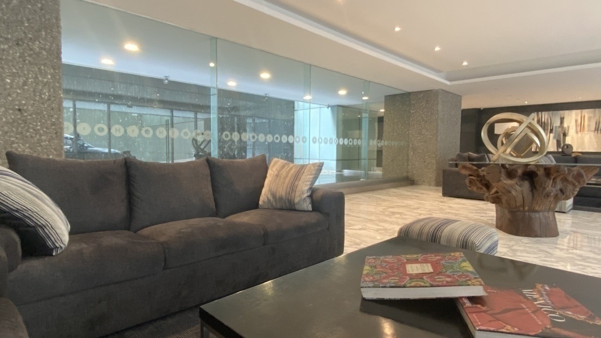 2 of 17: Lobby H2O