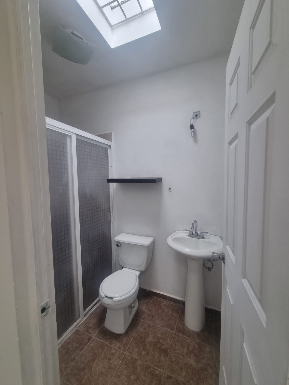 19 de 29: Baño completo