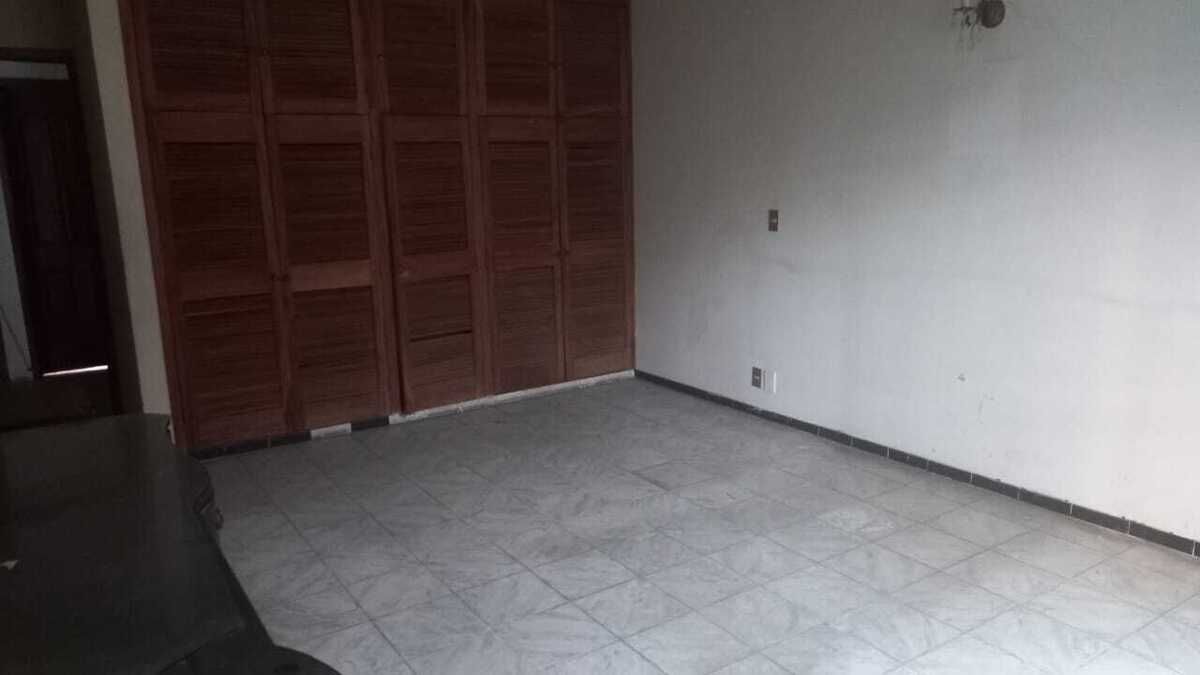 4 de 17