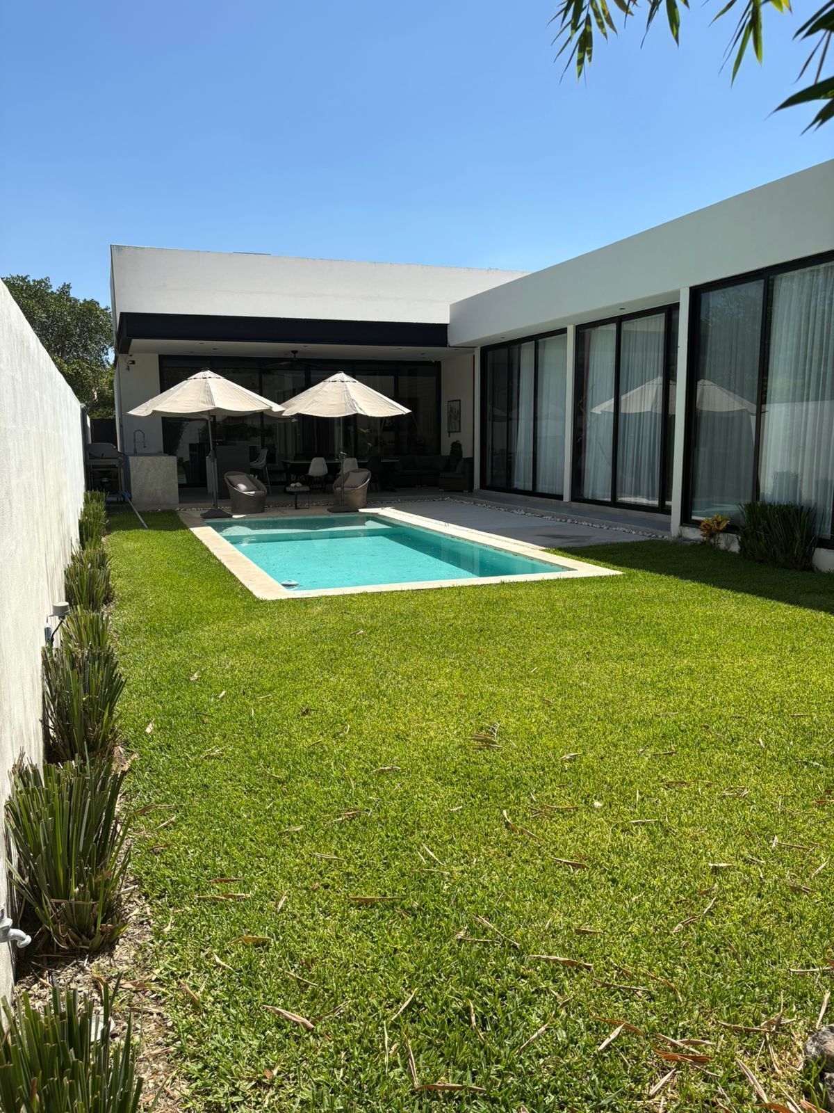 9 de 27: Piscina privada