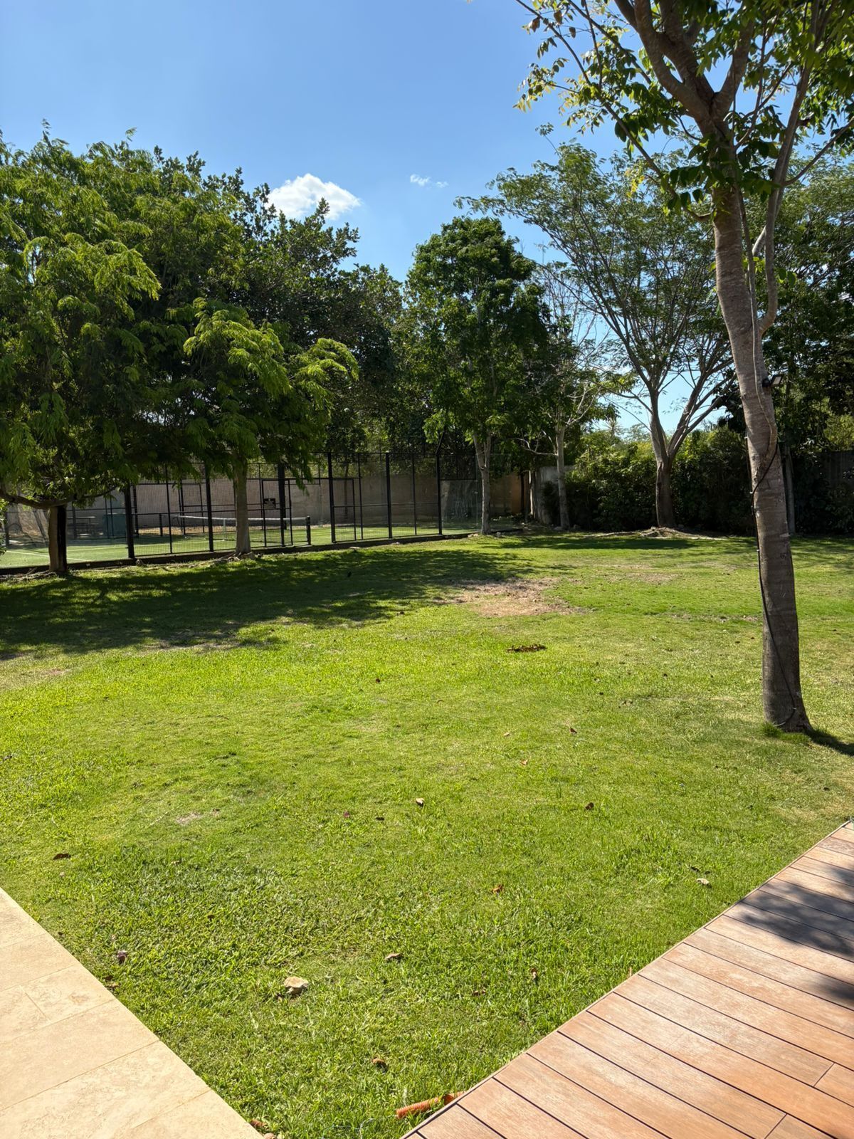 21 de 27: Jardín casa club