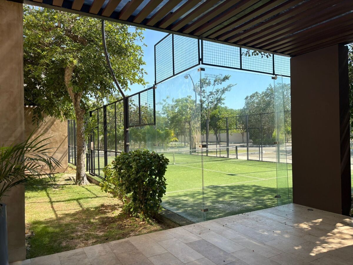 24 de 27: Canchas de pádel