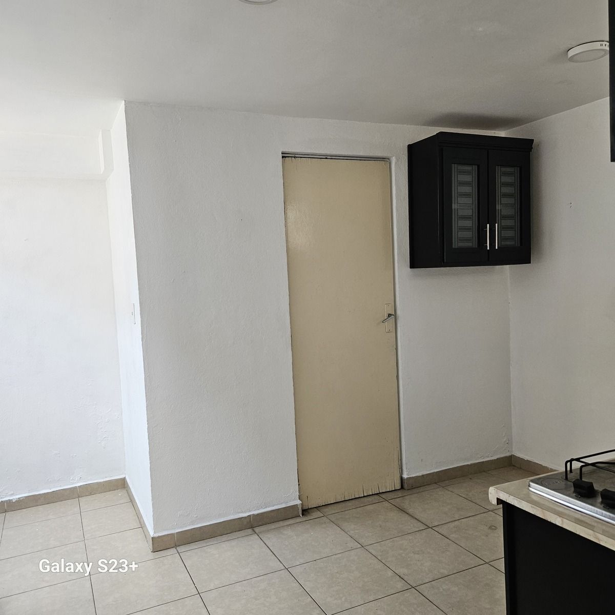20 of 23: CUATO DE SERVICIO