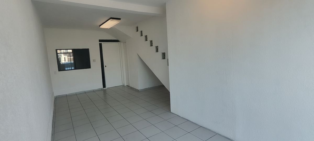 4 de 5: Amplio espacio de recibidor