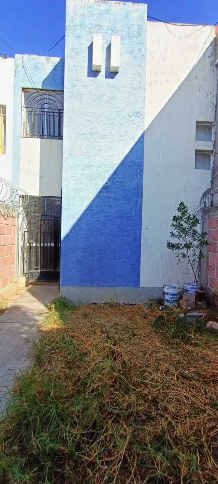 1 of 7: fachada