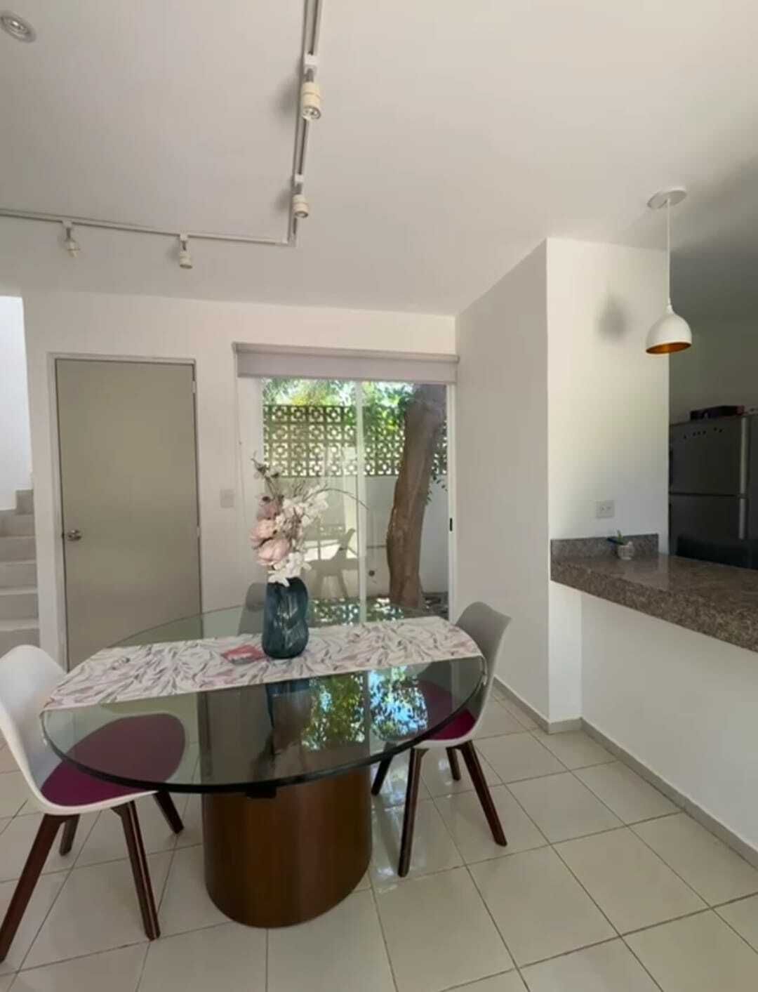 2 of 5: COCINA ,SALA,COMEDOR CON GRAN ILUMINACIÓN Y ESPACIOS