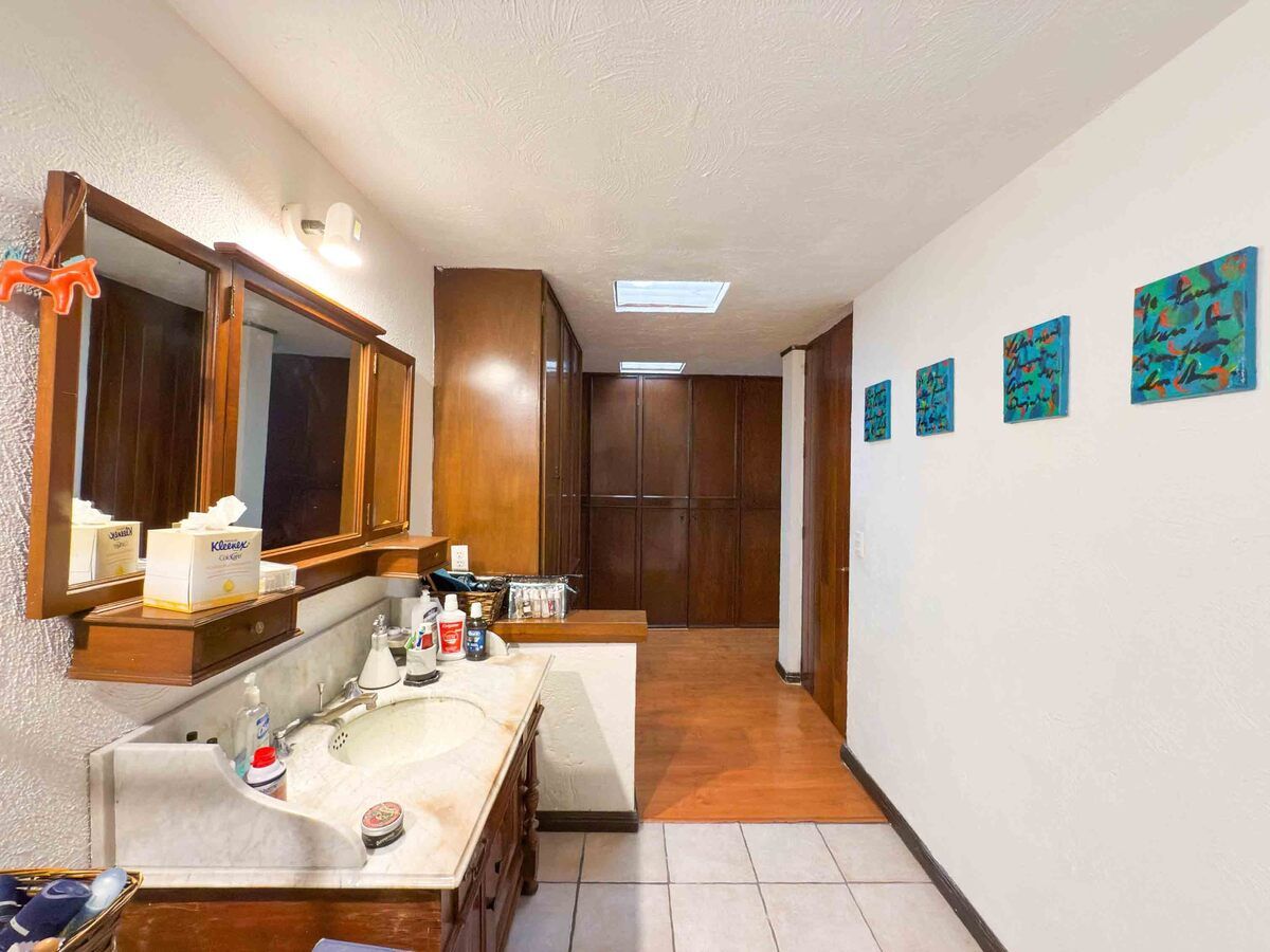8 de 45: Baño cuarto principal