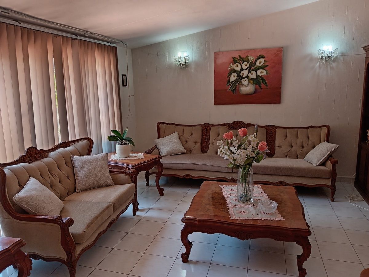 2 de 47: Sala