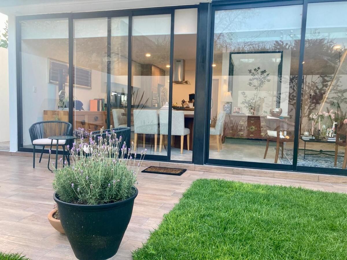 10 de 20: JARDIN EXTERIOR