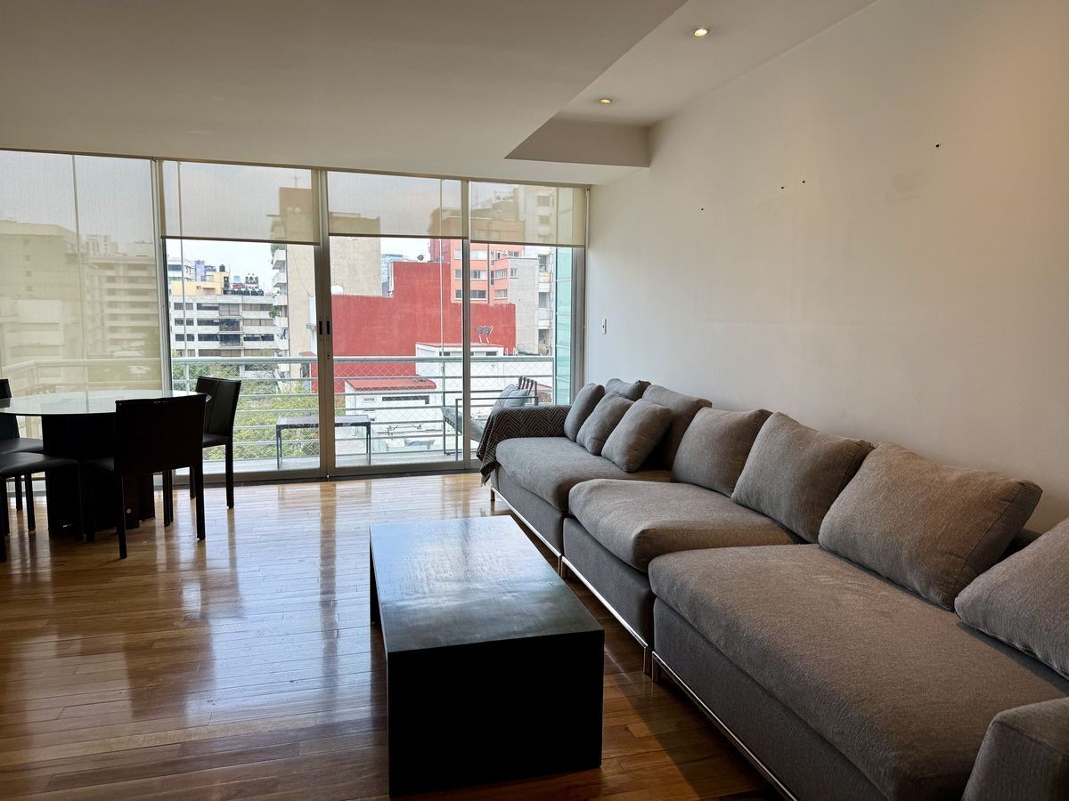 Sala - Comedor con salida para balcón