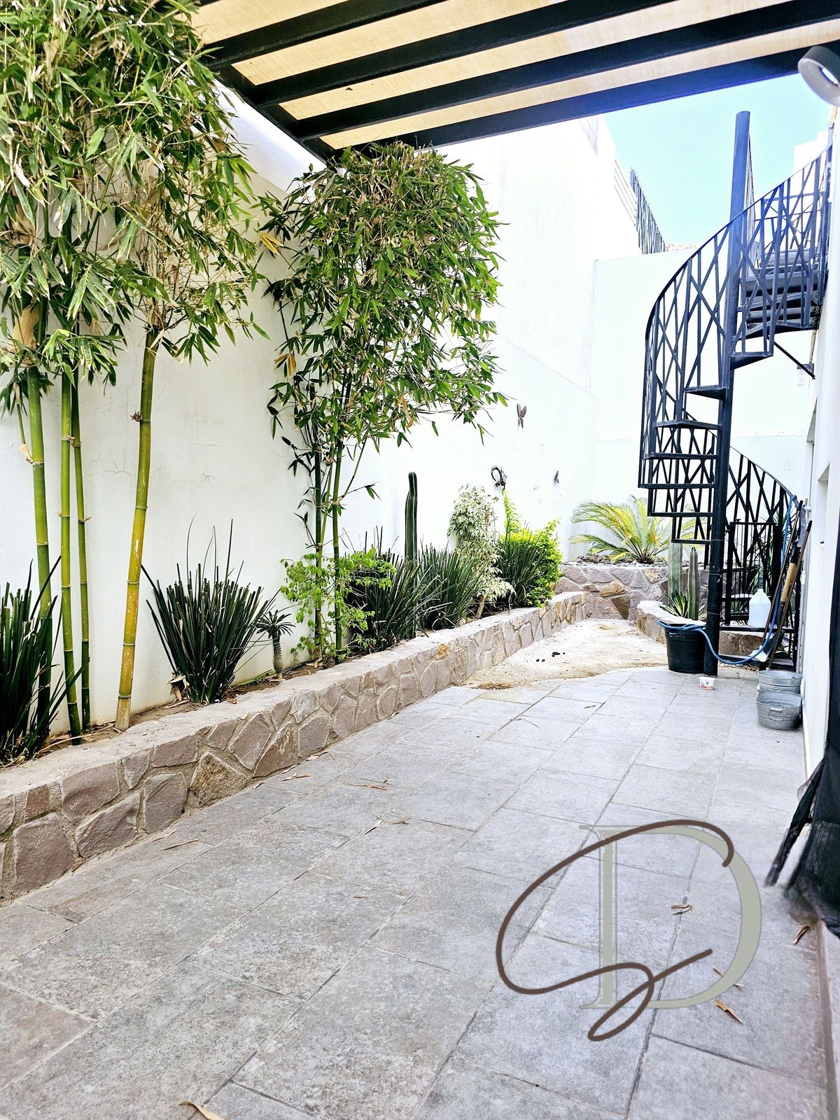 1 of 21: Patio