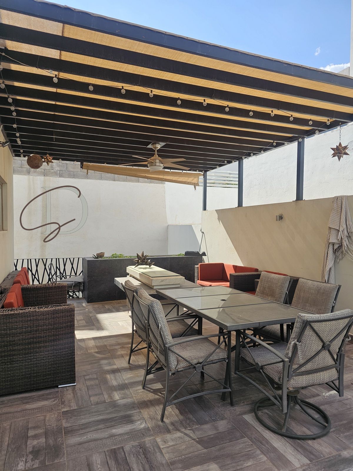 2 of 21: Roof Garden