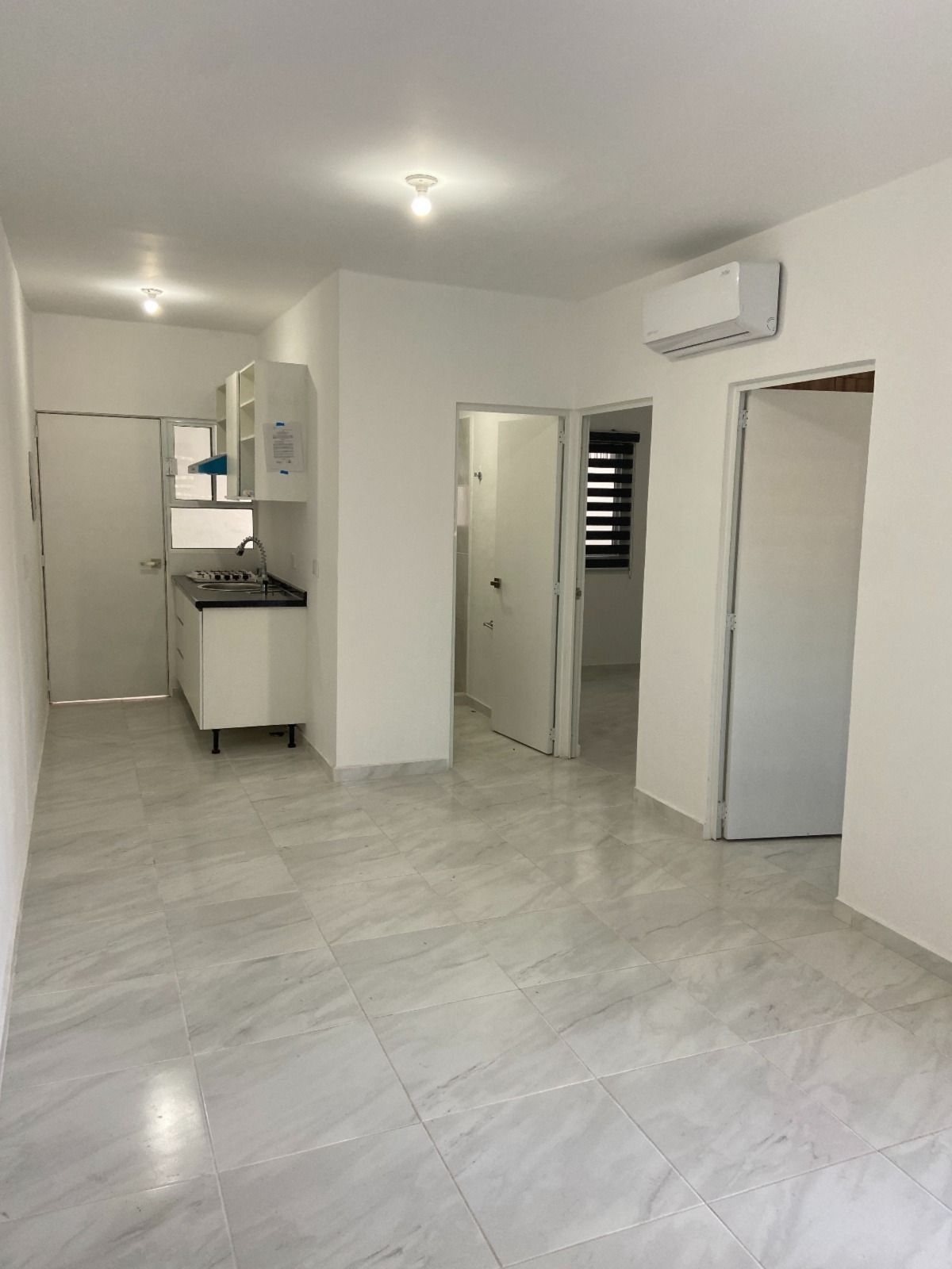 2 of 10: Sala - Comedor - Cocina