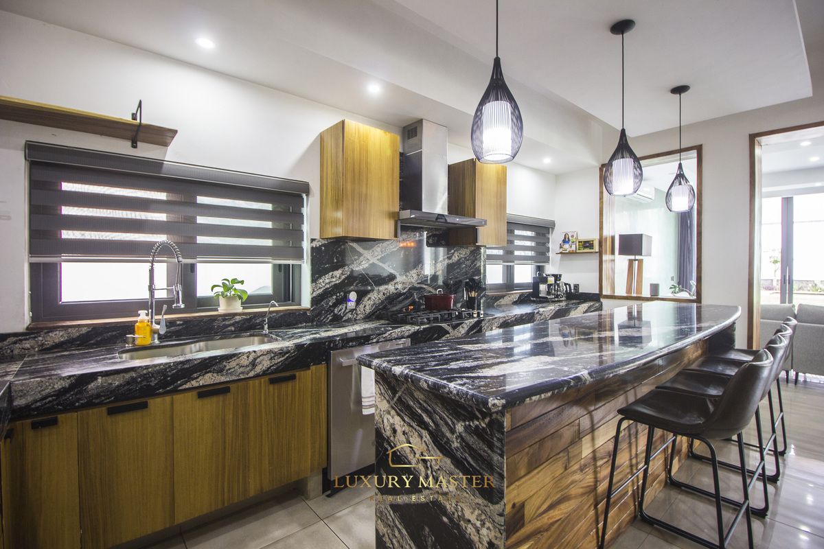 3 of 47: Casa en Venta en Los Gavilanes Cocina