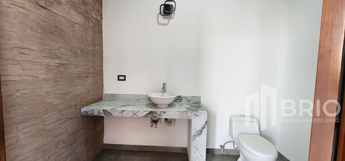 2 de 30: Medio baño