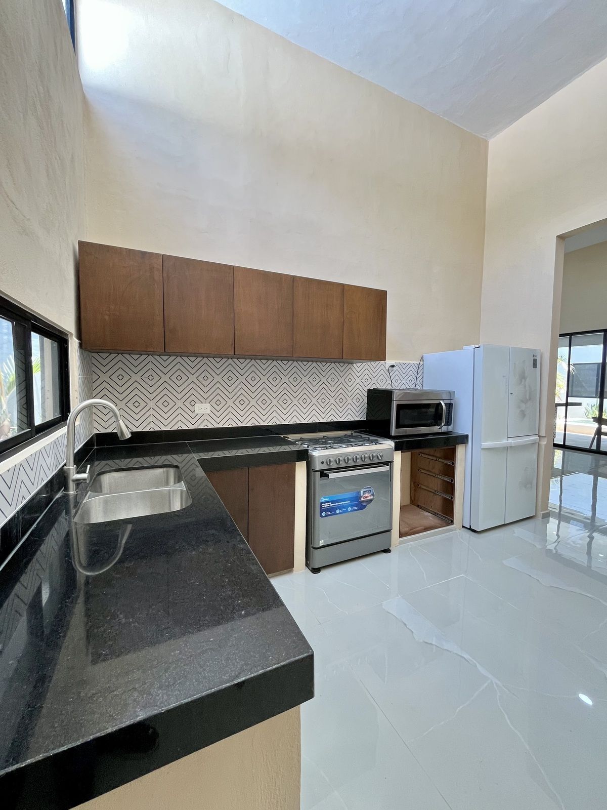 25 de 37: Cocina equipada